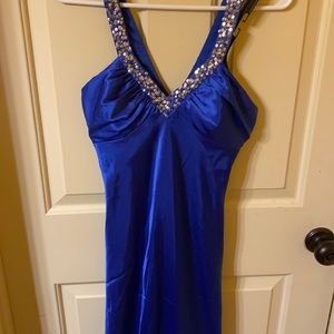 Juniors/women’s formal dress